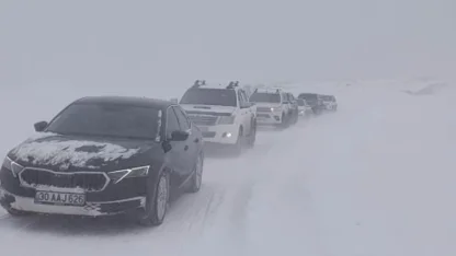 Yüksekova’da tipi ve fırtına nedeniyle 50 araç mahsur kaldı