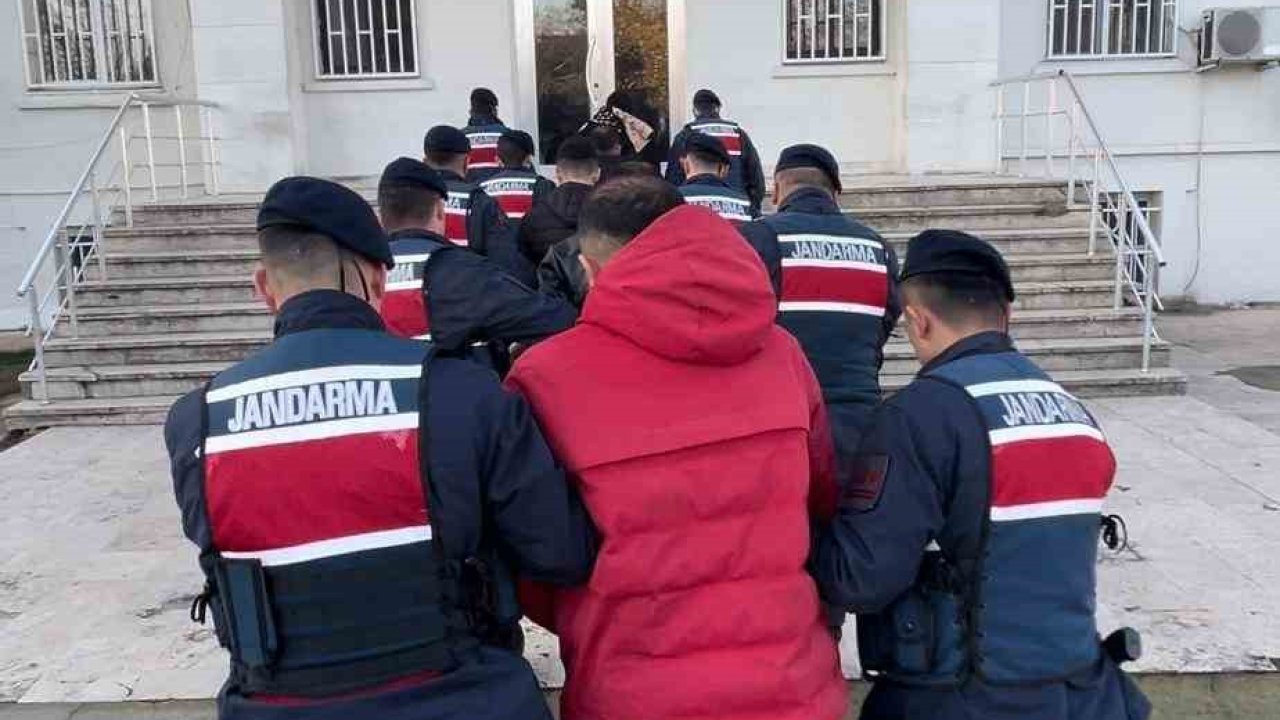 Yurt dışına kaçmak isterken yakalanan 5 kişi tutuklandı