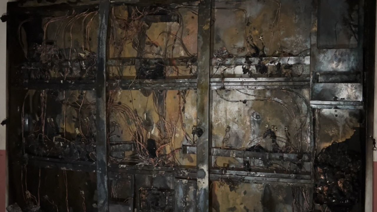 Zeytinburnu’nda korkutan yangın: 4 kişi hastaneye kaldırıldı