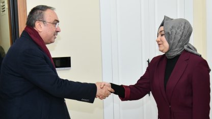 15 Temmuz şehidinin kızını ziyaret eden Vali: "Onlar sayesinde milli irade gasp edilemedi"