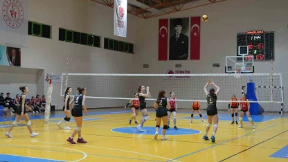 4. Geleneksel Yıldız Kızlar Voleybol Turnuvası başladı