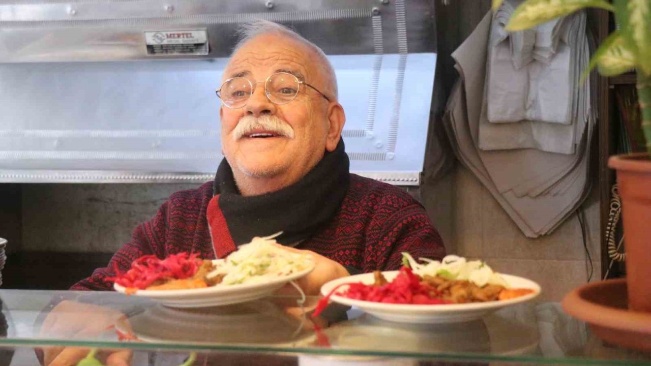 60 yıllık lezzet mirası: Uzun Çarşı’nın ciğer ustası gastronomi turizmine katkı sunuyor