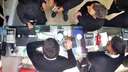 700 bin liralık vurgunu dikkatli esnaf önledi