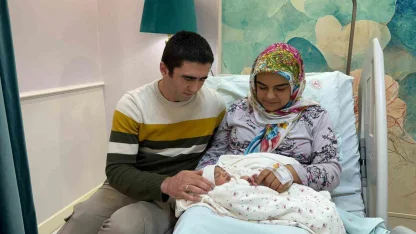 8 yıllık evlat hasreti yılbaşında son buldu: Tunceli’de 2026’nın ilk bebeği "Sahra" dünyaya gözlerini açtı