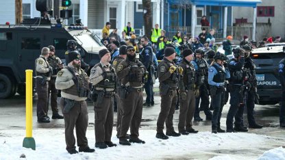 ABD Göçmenlik ve Gümrük Muhafaza Dairesi ajanları bir kadını vurarak öldürdü