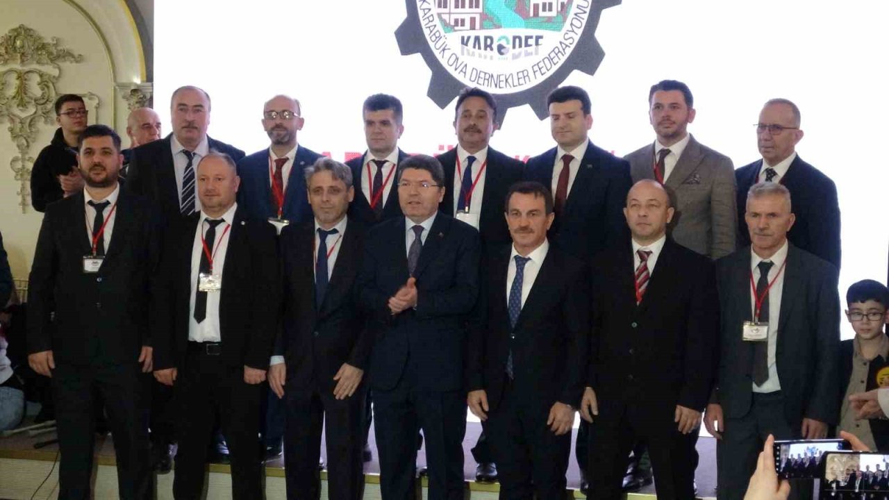 Adalet Bakanı Tunç, Bandırma Günü’nde Karabüklülerle bir araya geldi