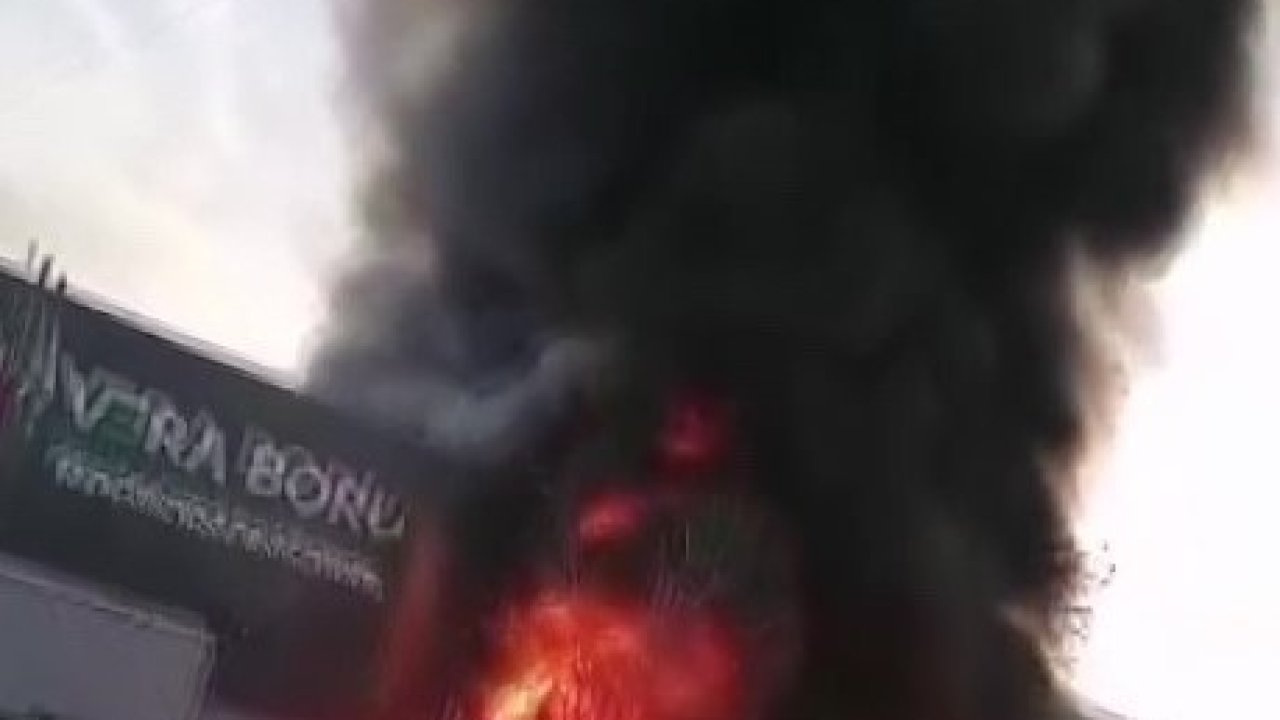 Adana’da plastik üretim tesisindeki yangın söndürüldü