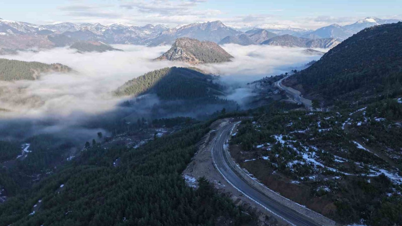 Adana’nın Feke ilçesinde mest eden sis manzarası