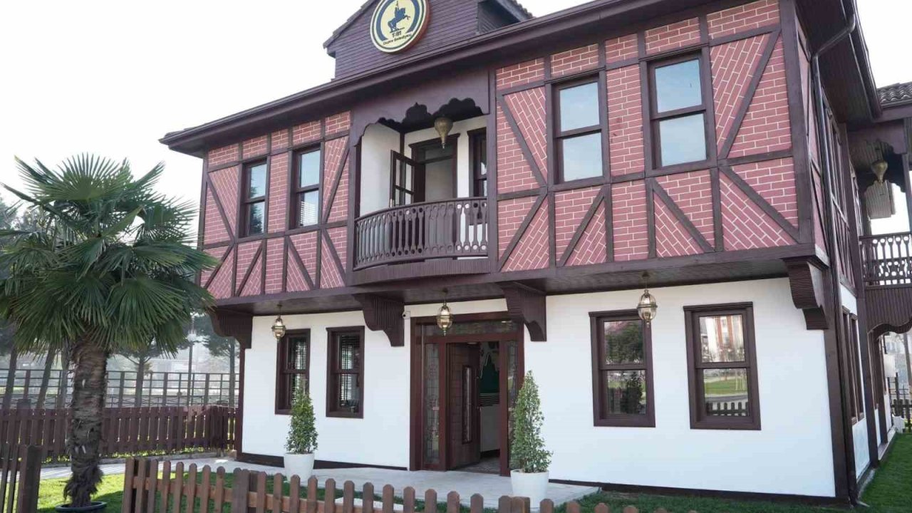 Adını şairden aldı, gençler için hazırlandı