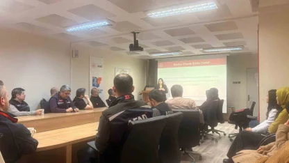 AFAD personeli kadına yönelik şiddetle mücadele konusunda bilgilendirildi
