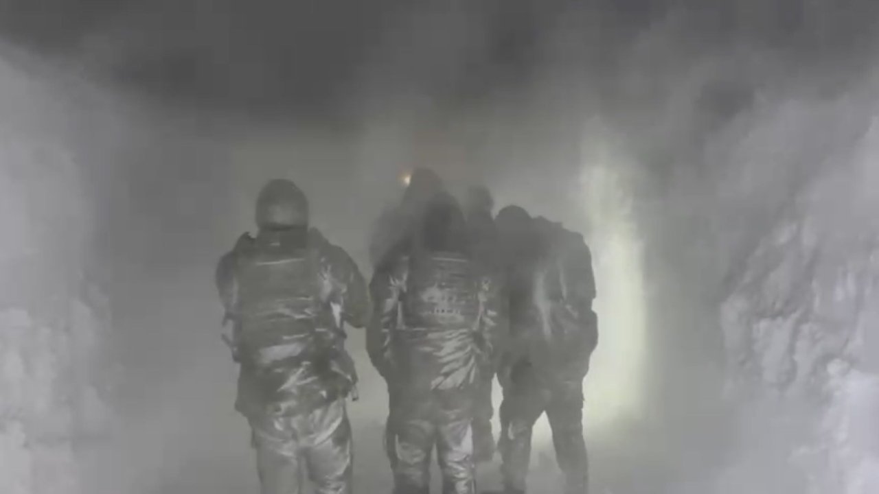 Ağrı’da tipide mahsur kalan vatandaşlar için ekipler seferber oldu