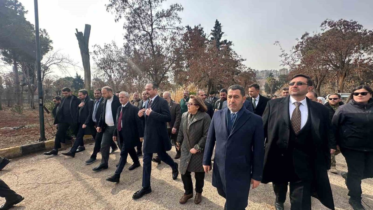 AK Parti Gaziantep Milletvekili Bünyamin Bozgeyik: "Halep huzura koşuyor"