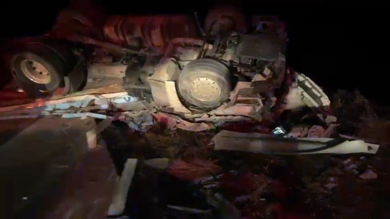 Aksaray’da devrilen tırın sürücüsü hayatını kaybetti