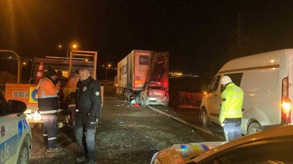 Ankara’da tıra çarpan aracın sürücüsü hayatını kaybetti