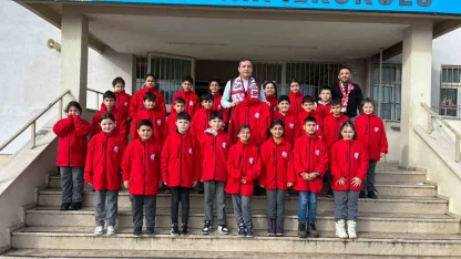 Antalyaspor’dan, Kapaklı’daki öğrencilere hediye