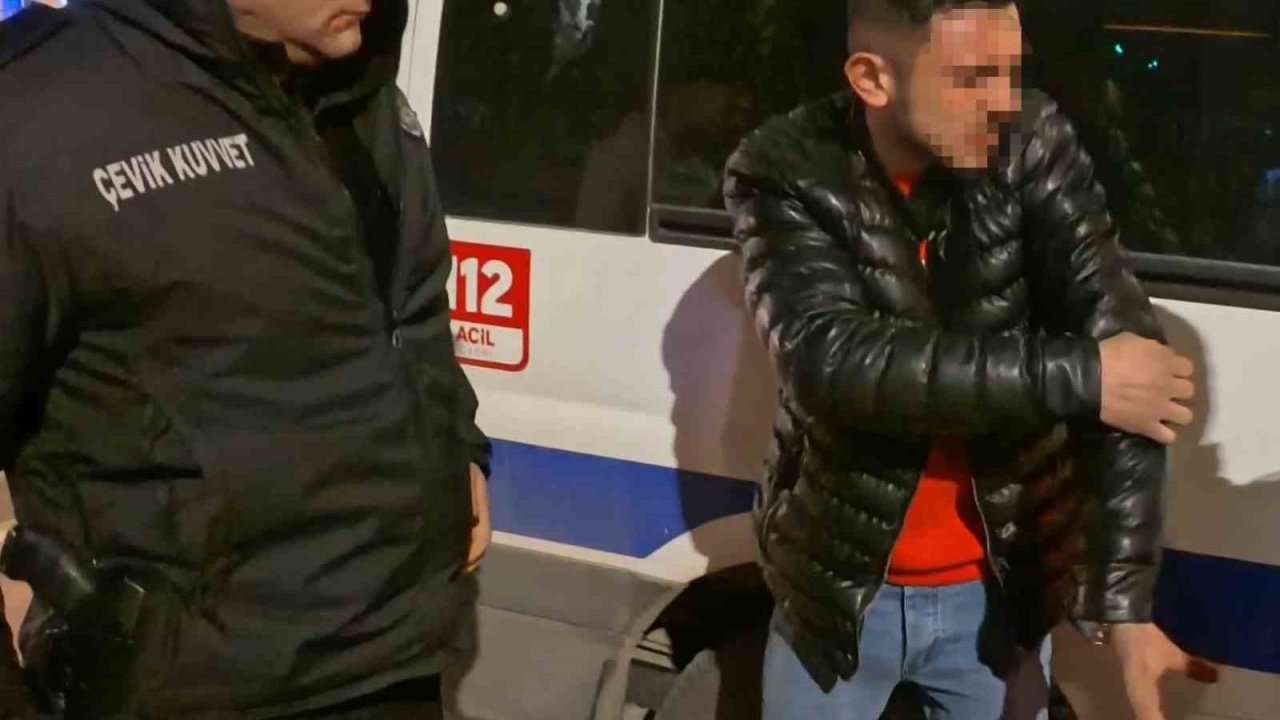 Arabanın içinde bıçaklandı, "Kaçmasaydım beni öldürürdü" dedi