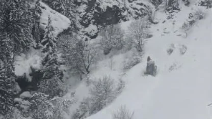 Artvin’de kar ulaşımı vurdu: 120 köy yolu kapalı