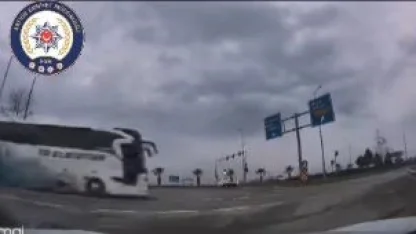 Artvin’de kırmızı ışık ihlali ve drift yapan sürücülere ceza yağdı