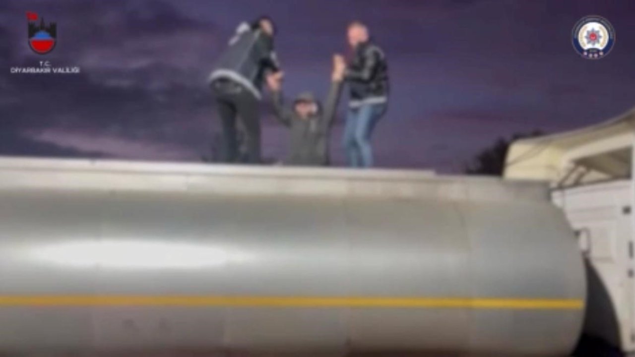 Atık tankeri içinde 32 düzensiz göçmen yakalandı: 4 organizatör tutuklandı