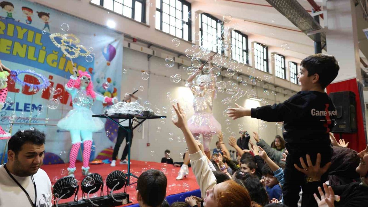 Aydın Büyükşehir Belediyesi’nden Efeler’de yarıyıl karne şenliği