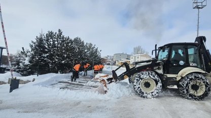 Aydıntepe’de karla mücadele ilçe genelinde devam ediyor