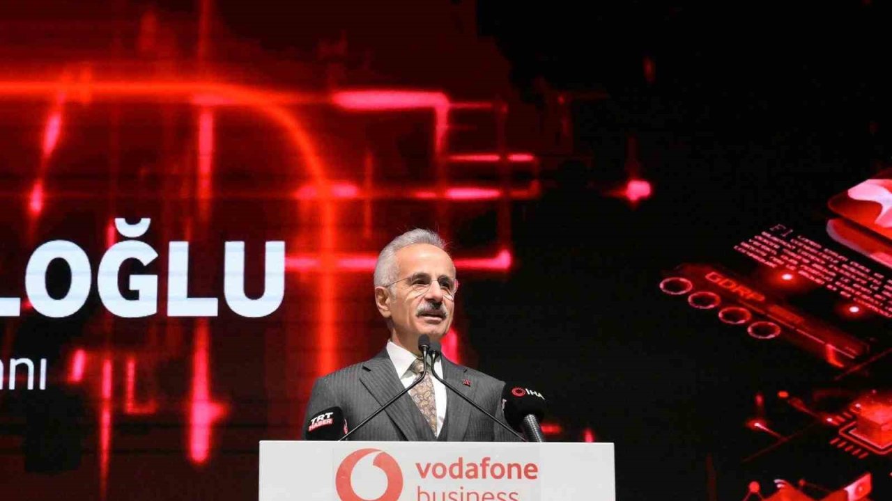 Bakan Uraloğlu: "Fiber optik ağ altyapımız, 657 bin kilometre"