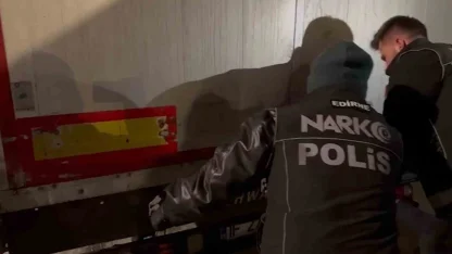 Bakan Yerlikaya: "220,7 kilogram kokain ve 69 kilogram skunk ele geçirildi"