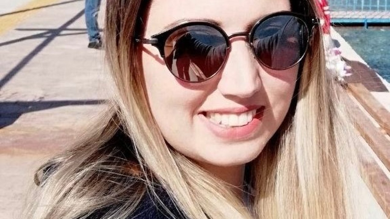 Balkonda kalp krizi geçiren genç kadın kurtarılamadı