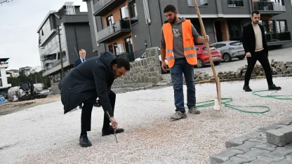 Başiskele’de altyapısı tamamlanan cadde ve sokaklar yenileniyor