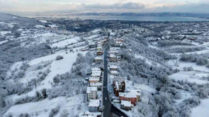 Başiskele’de karla mücadele çalışmaları sürüyor