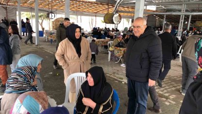 Başkan Arslan umreden dönen hemşehrilerini karşıladı