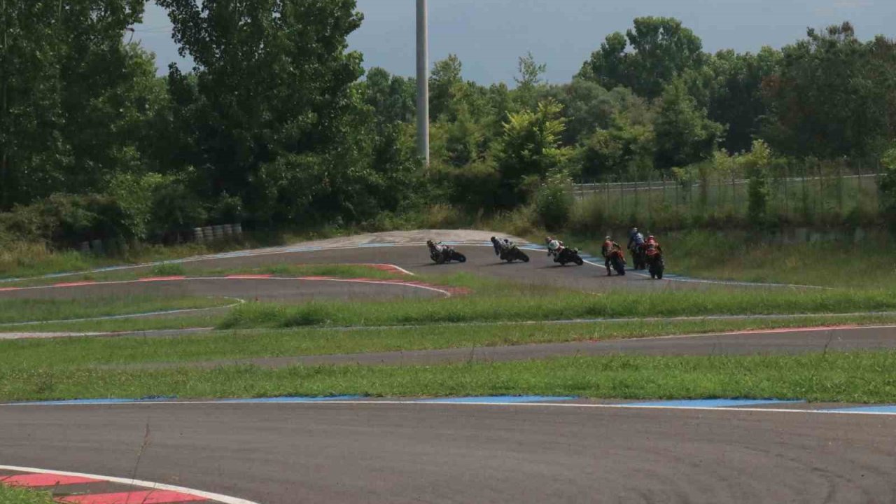 Başkan Çerçioğlu, gençlerin talebine kayıtsız kalmadı
