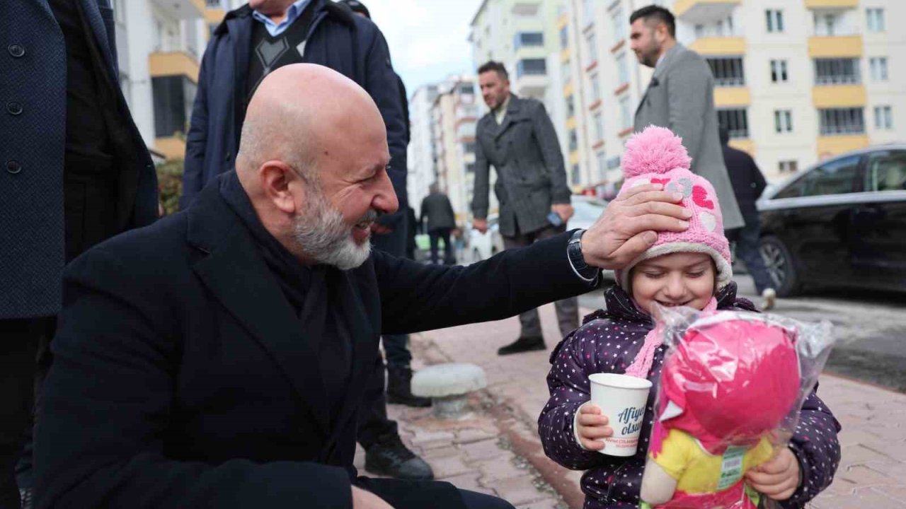 Başkan Çolakbayrakdar: "Soğuk günlerde gönülleri ısıtıyoruz"