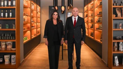 Başkan Özlü Sarıeroğlu’nu ağırladı