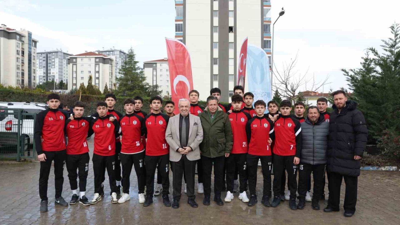 Başkan Şadi Özdemir’e Kızılcıklı’da çocuklardan kaykay park talebi geldi