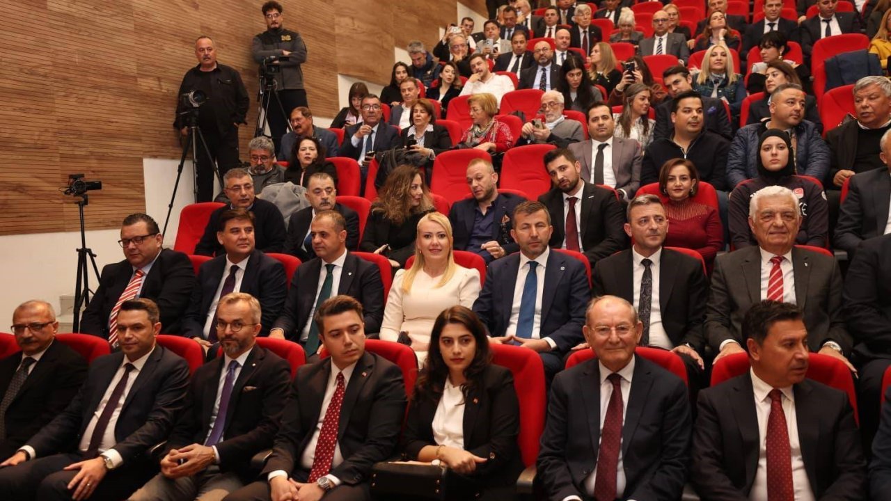 Başkan Şeniz Doğan’a EGF’den ödül