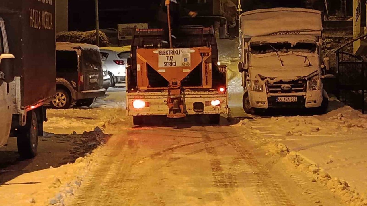 Battalgazi’de gece boyu kar mesaisi