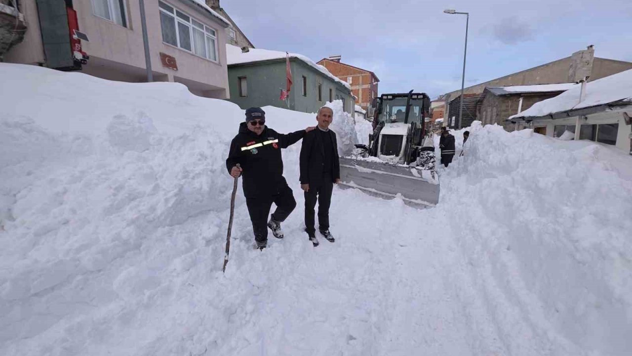 Bektaş Yaylası’nda kar kalınlığı 2,5 metreyi buldu