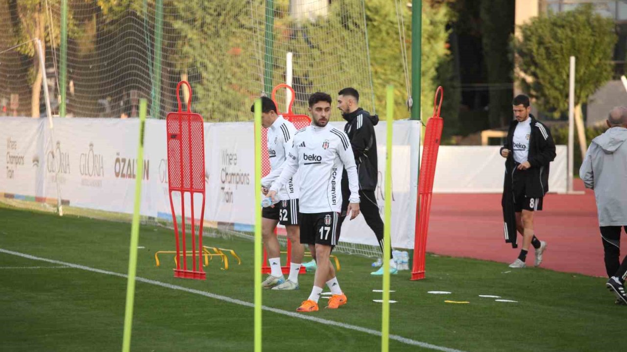 Beşiktaş’ta devre arası çalışmalarını Antalya’da sürdürdü