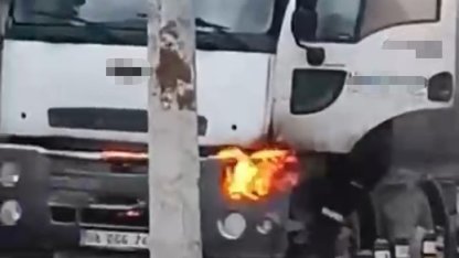 Beton kamyonu alev aldı, esnaf güçlükle söndürebildi