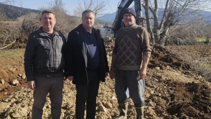 Beyağaç Belediyesi ulaşımı olmayan araziler için yol yapım çalışmasını sürdürüyor