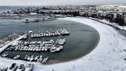 Beyaza bürünen Yeşilköy sahili havadan görüntülendi