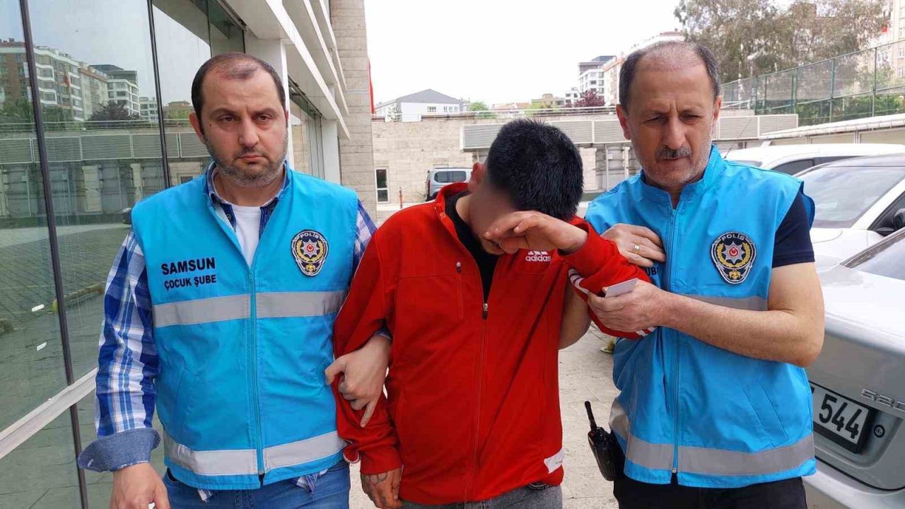 Bıçakla dehşet saçan 17 yaşındaki sanığın yargılanmasına başlandı