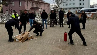 Bilecik’te emniyet personeline yangın ve deprem farkındalık eğitimi
