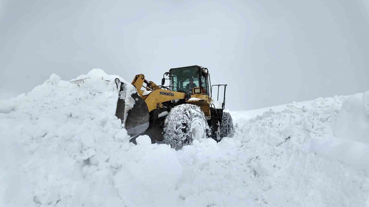Bingöl’de 56 köy yolunda çalışmalar sürüyor