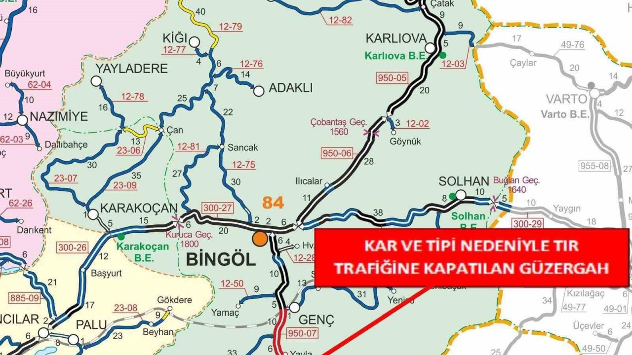 Bingöl’ün komşu 2 iline tır trafiği kapatıldı