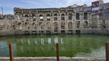 Binlerce yıllık Roma Hamamı, ziyaretçilerini ağırlamaya devam ediyor