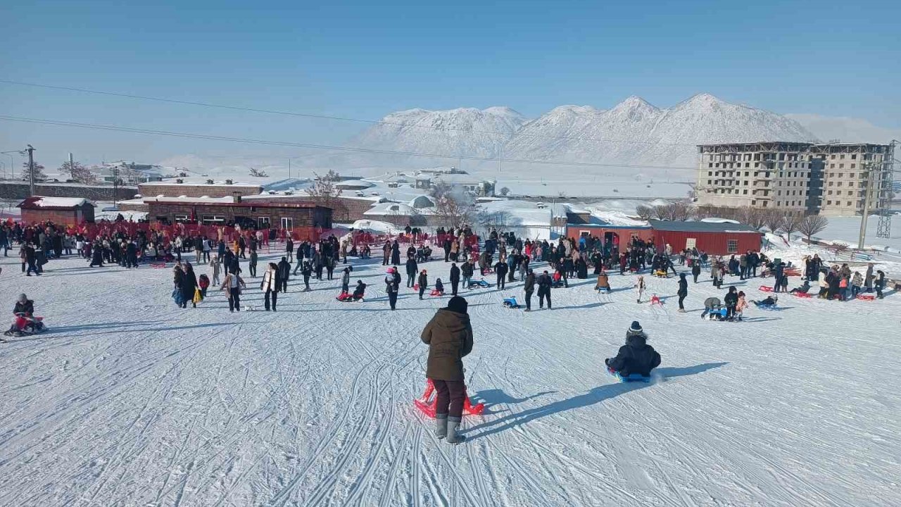 Bitlis’te kayak merkezine yoğun ilgi