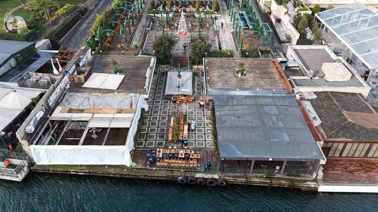 Boğaz hattında yıkımlar sürüyor: Beşiktaş’taki ünlü gece kulübünün kaçak kısımları yıkıldı