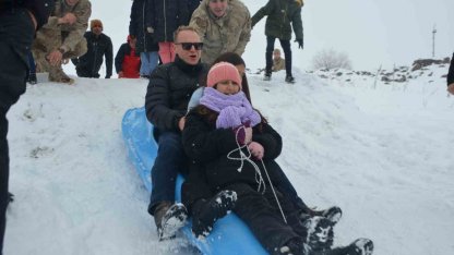 Bulanık Kaymakamlığı’ndan çocuklara unutulmaz kış şenliği